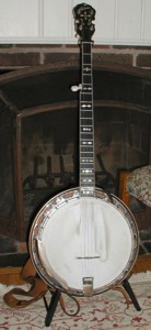 Stewart-Mac_Banjo_front_thumb.jpg (13797 bytes)